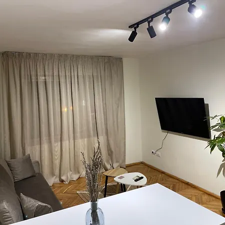 Cozy Apartment, In The Center Of Apartment *