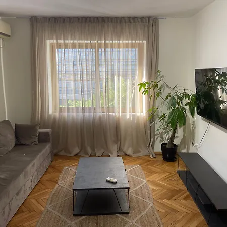 Cozy Apartment, In The Center Of Apartment *